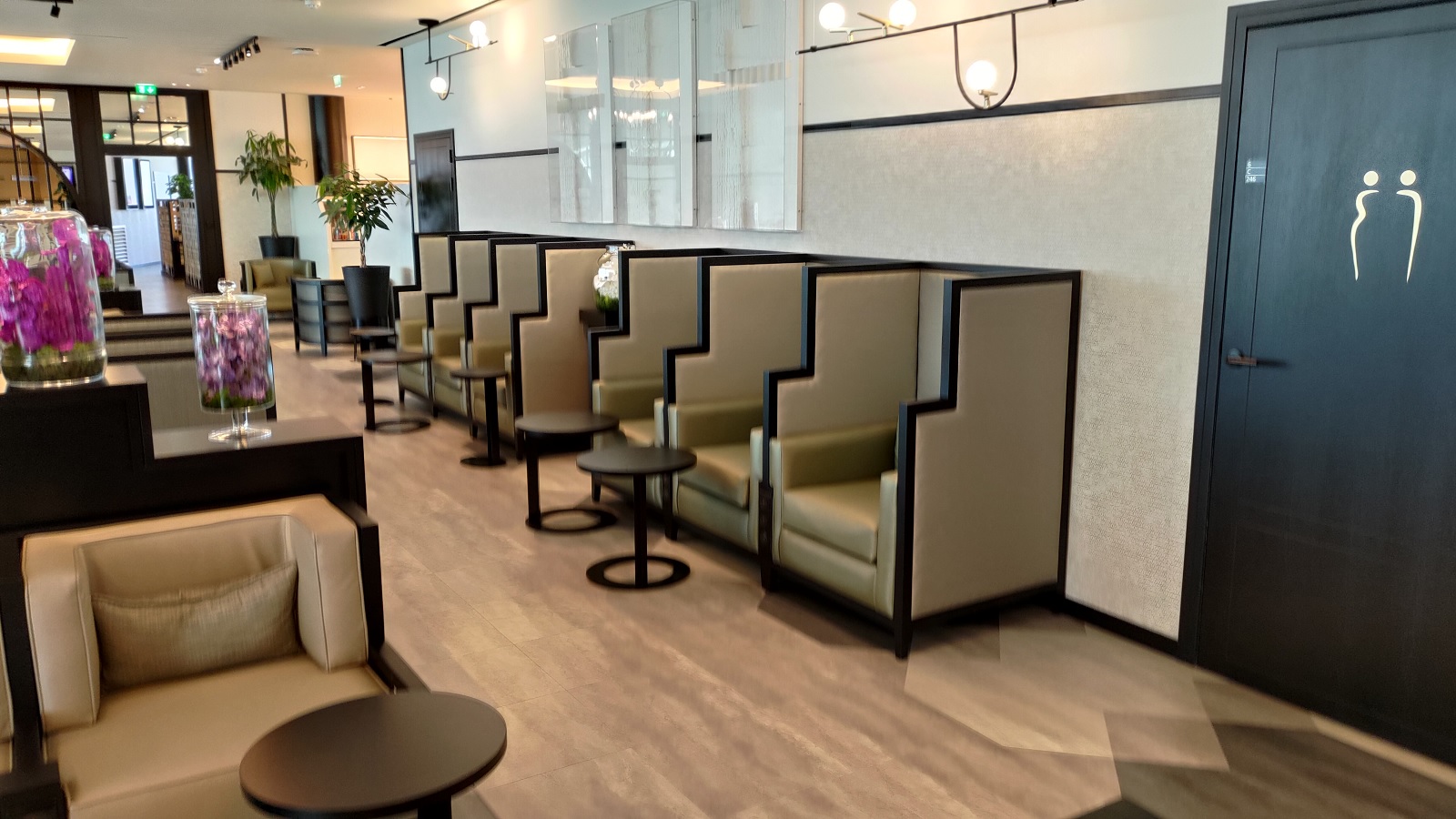 Extime lounge in Paris CDG what a treat Fly for Points